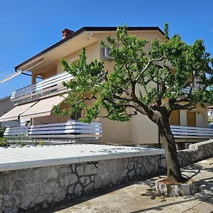 Apartment Pavlovic, Krk Town